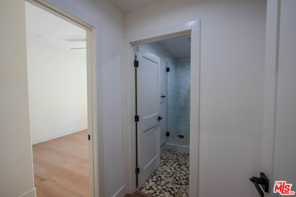 305 E Angeles Boulevard Property Photo 12