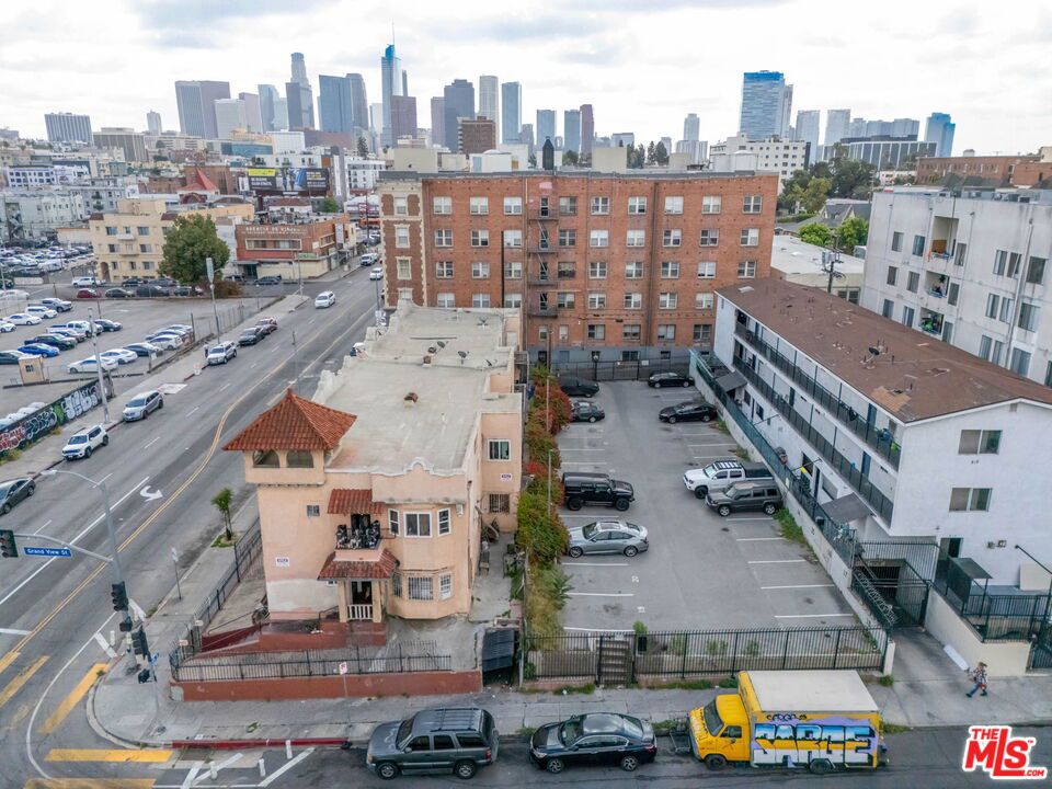 2214 W 8th Street Property Photo 6