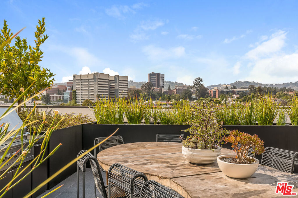 10777 Wilshire Boulevard 404 Property Photo 45