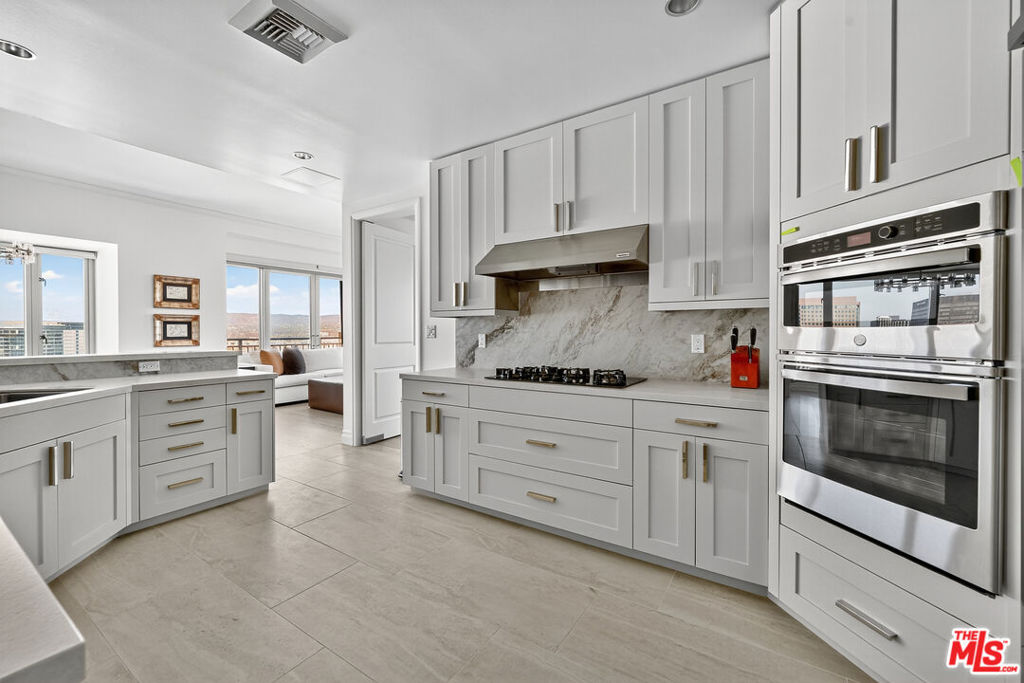 10727 Wilshire Boulevard 1802 Property Photo 10