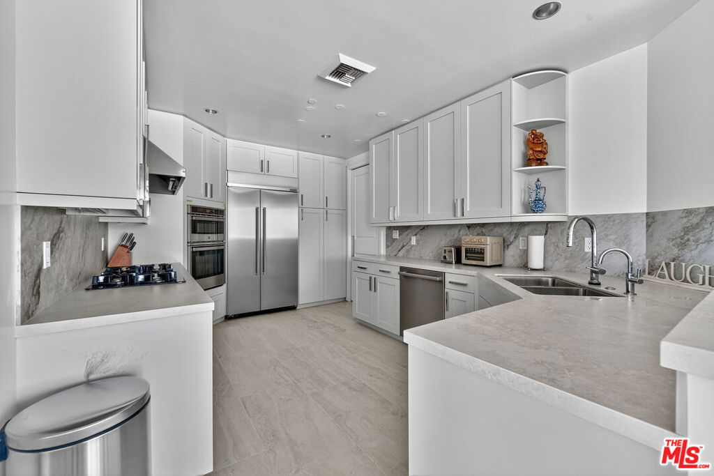 10727 Wilshire Boulevard 1802 Property Photo 11