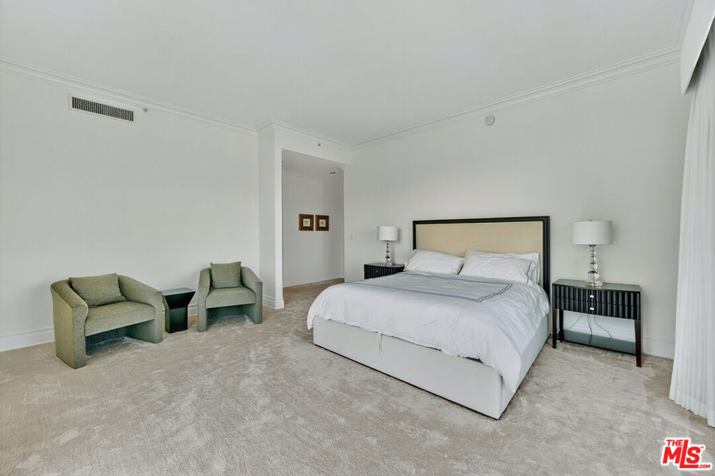 10727 Wilshire Boulevard 1802 Property Photo 14