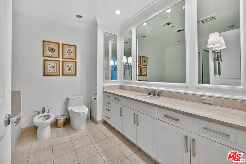 10727 Wilshire Boulevard 1802 Property Photo 16