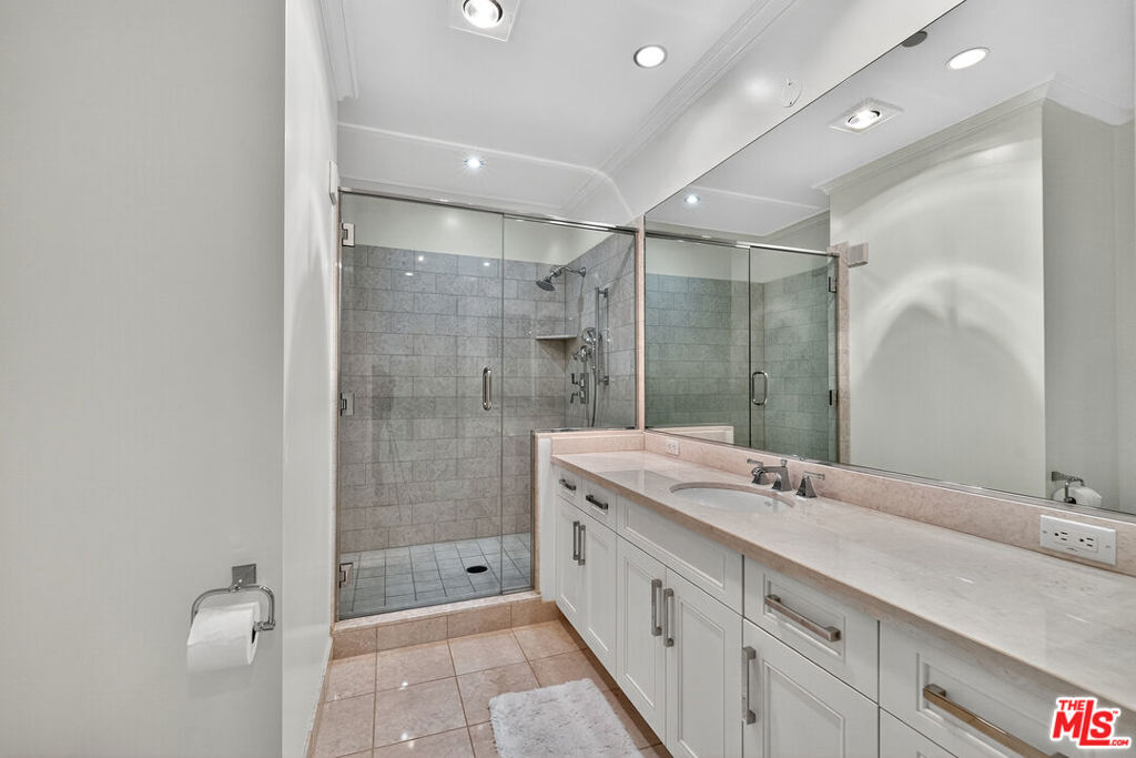 10727 Wilshire Boulevard 1802 Property Photo 18