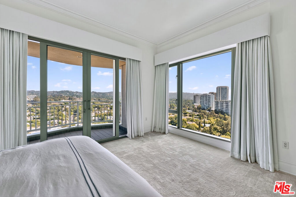 10727 Wilshire Boulevard 1802 Property Photo 19
