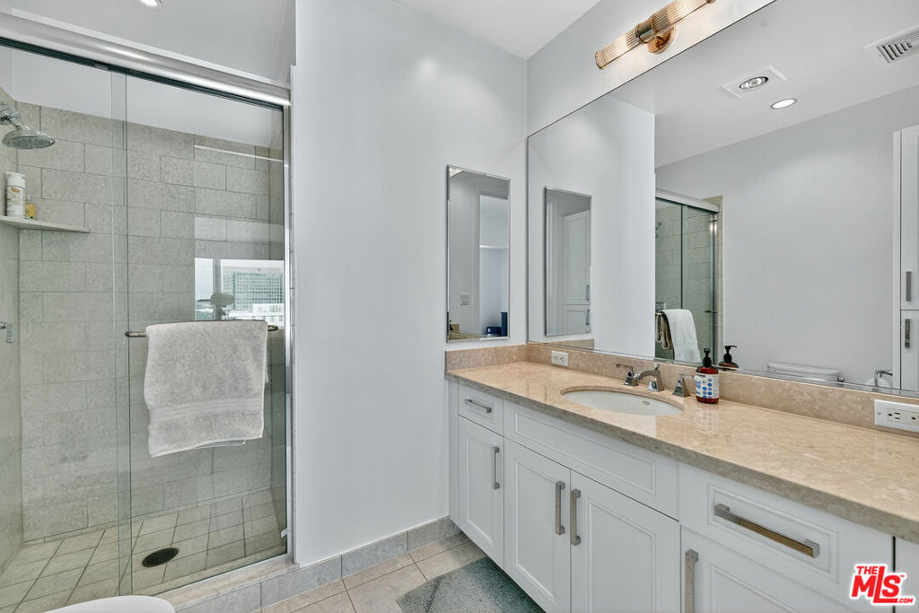 10727 Wilshire Boulevard 1802 Property Photo 22