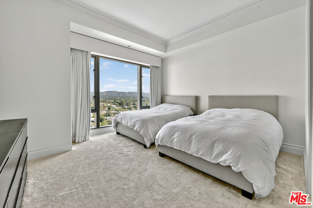 10727 Wilshire Boulevard 1802 Property Photo 28