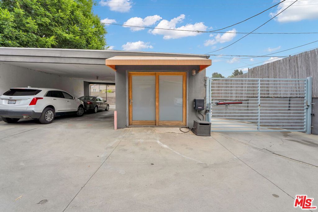 2714 Auburn Street 6 Property Photo 8