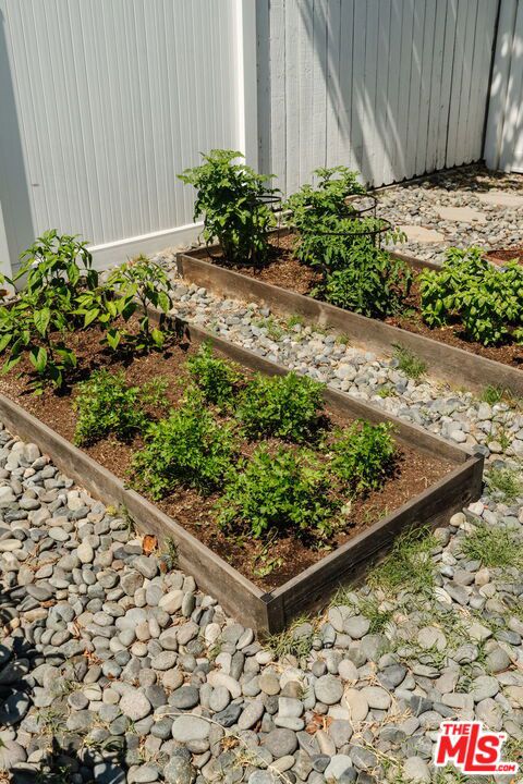 808 Crenshaw Boulevard Property Photo 50