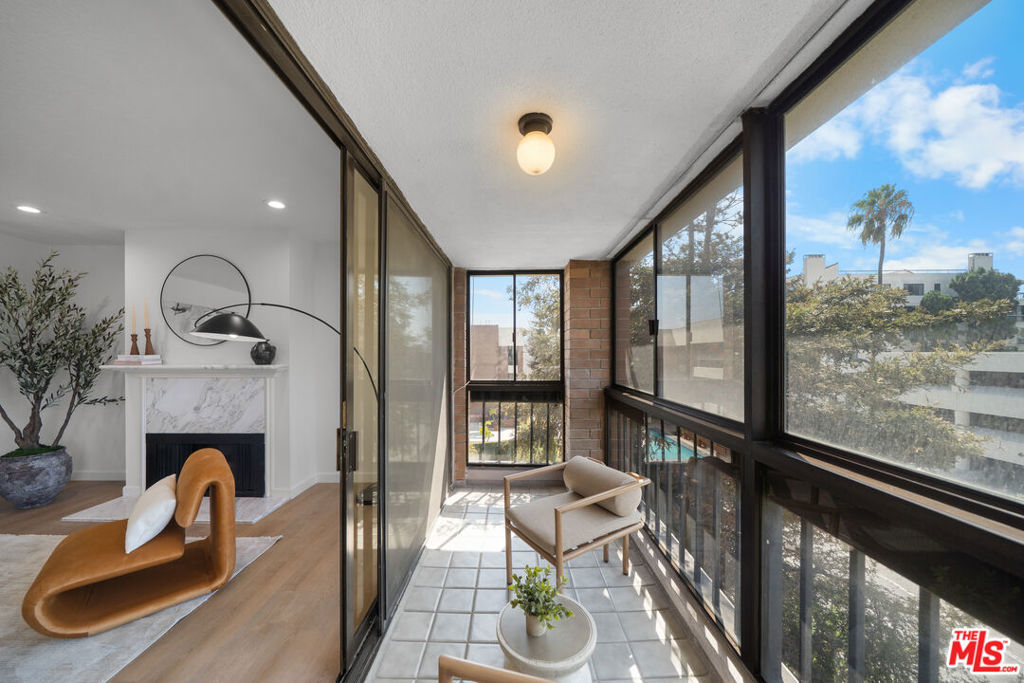 4477 Wilshire Boulevard 308 Property Photo 6