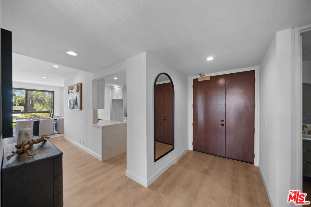 4477 Wilshire Boulevard 308 Property Photo 16