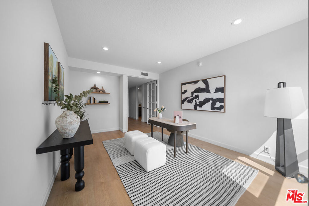 4477 Wilshire Boulevard 308 Property Photo 19