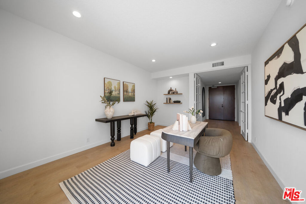 4477 Wilshire Boulevard 308 Property Photo 20