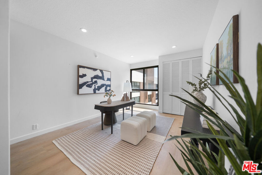 4477 Wilshire Boulevard 308 Property Photo 21