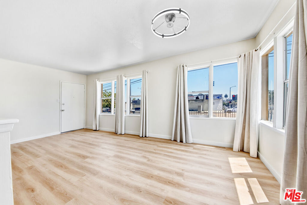 1475 Venice Boulevard Property Photo 7