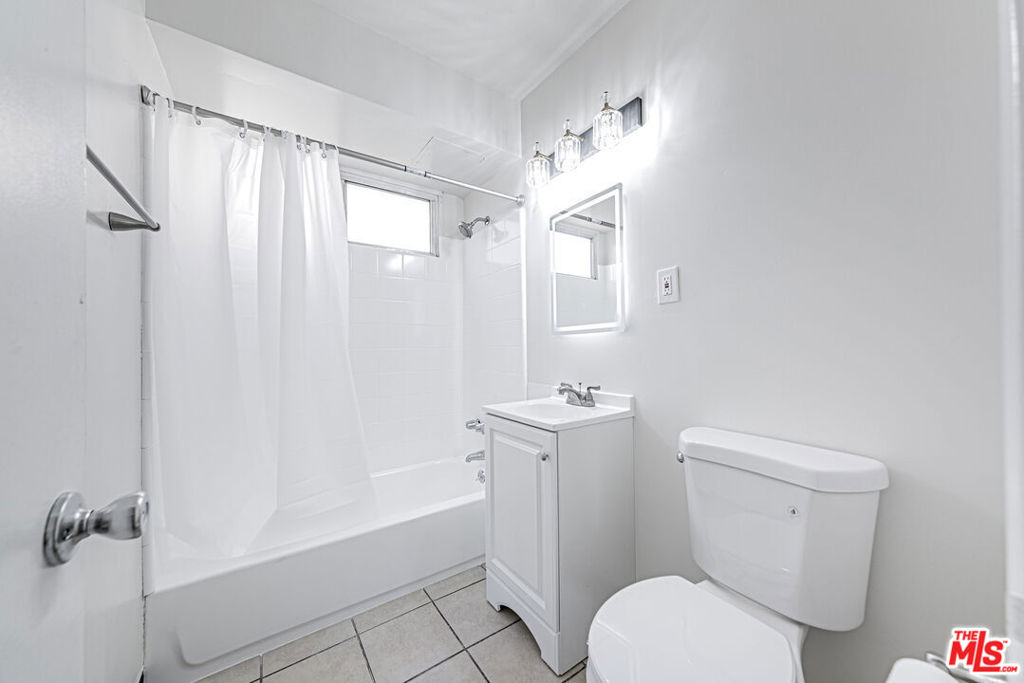 1475 Venice Boulevard Property Photo 8