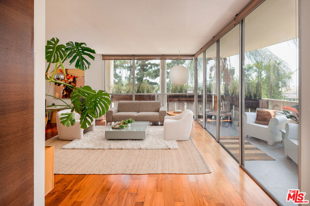 4455 Los Feliz Boulevard 207 Property Photo 2
