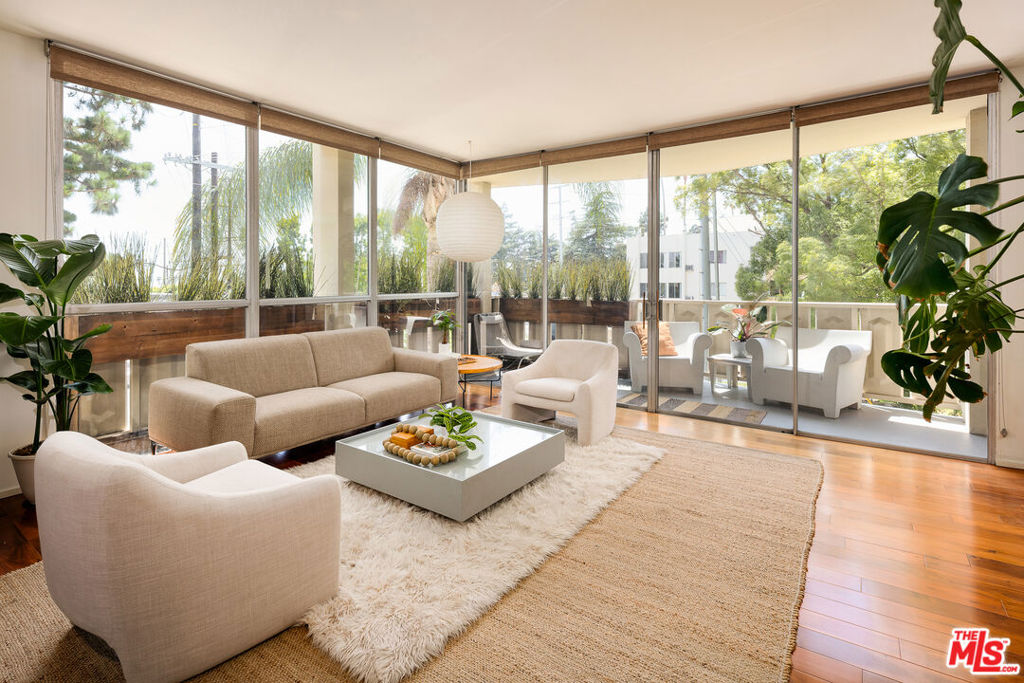 4455 Los Feliz Boulevard 207 Property Photo 3