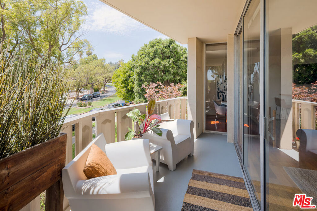 4455 Los Feliz Boulevard 207 Property Photo 5