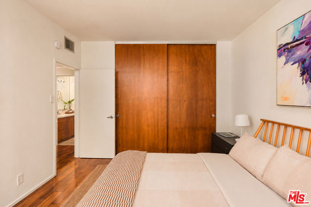 4455 Los Feliz Boulevard 207 Property Photo 12