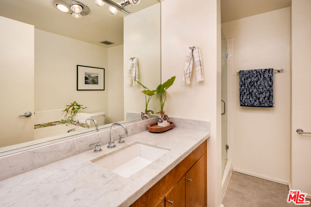 4455 Los Feliz Boulevard 207 Property Photo 15