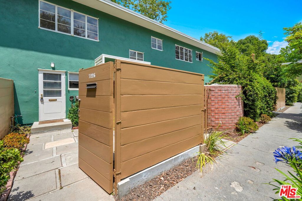 5226 Village Green Property Photo 21