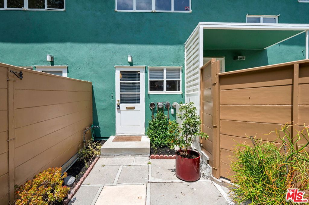 5226 Village Green Property Photo 23