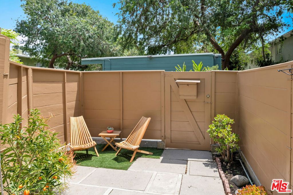 5226 Village Green Property Photo 25