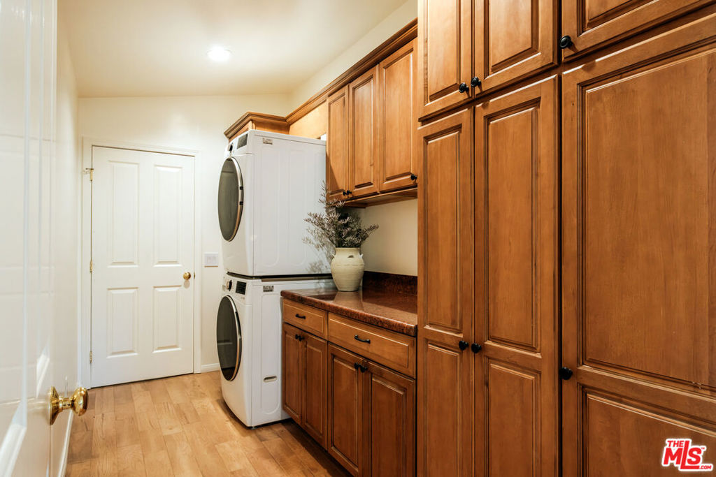 5744 Hempstead Drive Property Photo 43