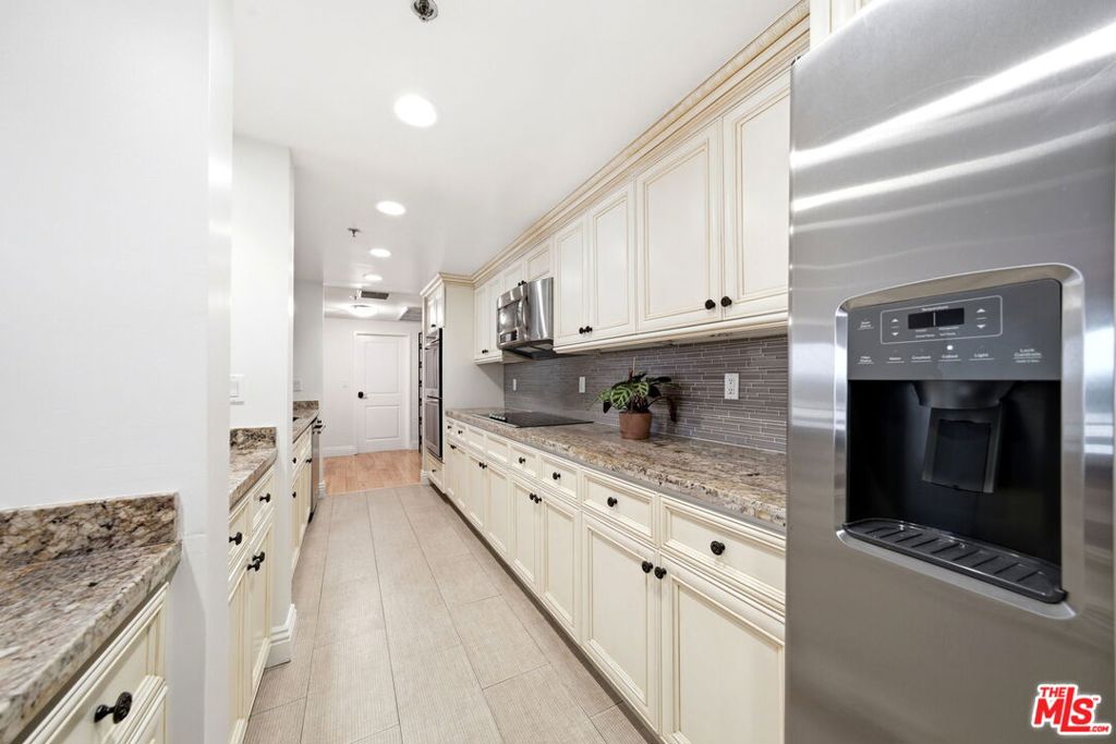 10660 Wilshire Boulevard 805 Property Photo 27