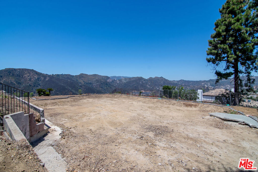16748 Monte Hermoso Drive Property Photo 2