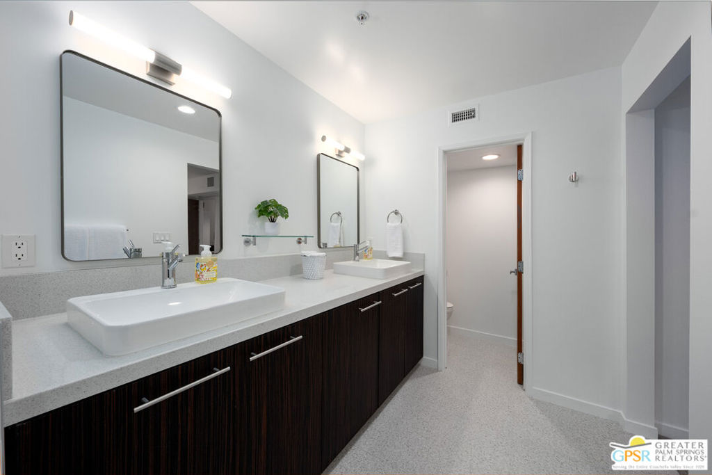 588 E San Lorenzo Road 106 Property Photo 20