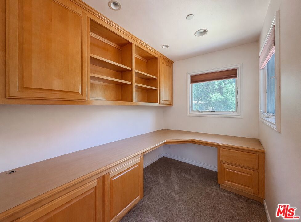 28342 Shadowland Circle Property Photo 10