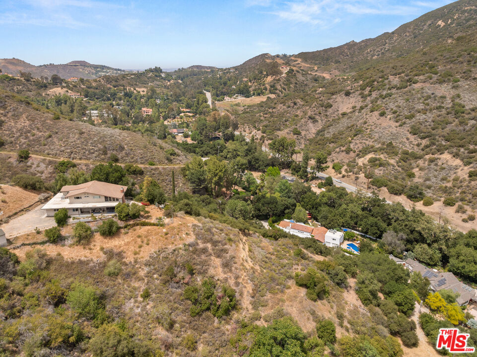 24677 Dry Canyon Cold Creek Road Property Photo 3