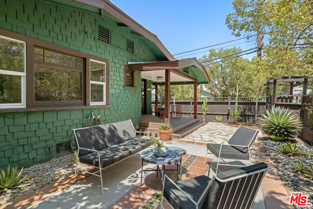 1149 Manzanita Street Property Photo 1