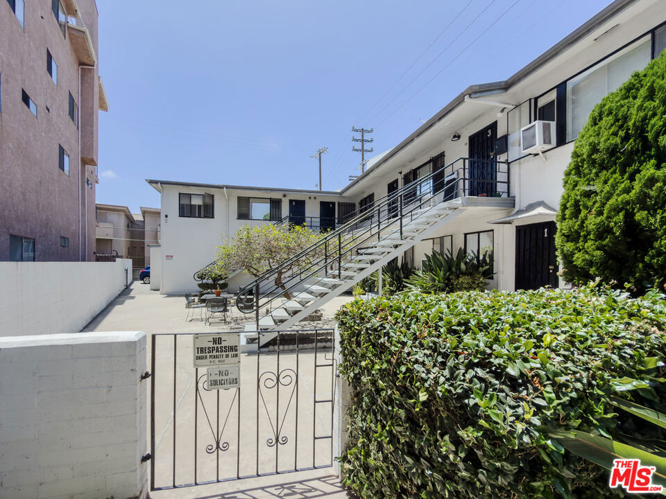 1815 Greenfield Avenue Property Photo 1