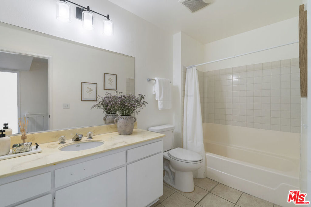 18515 Mayall Street K Property Photo 26