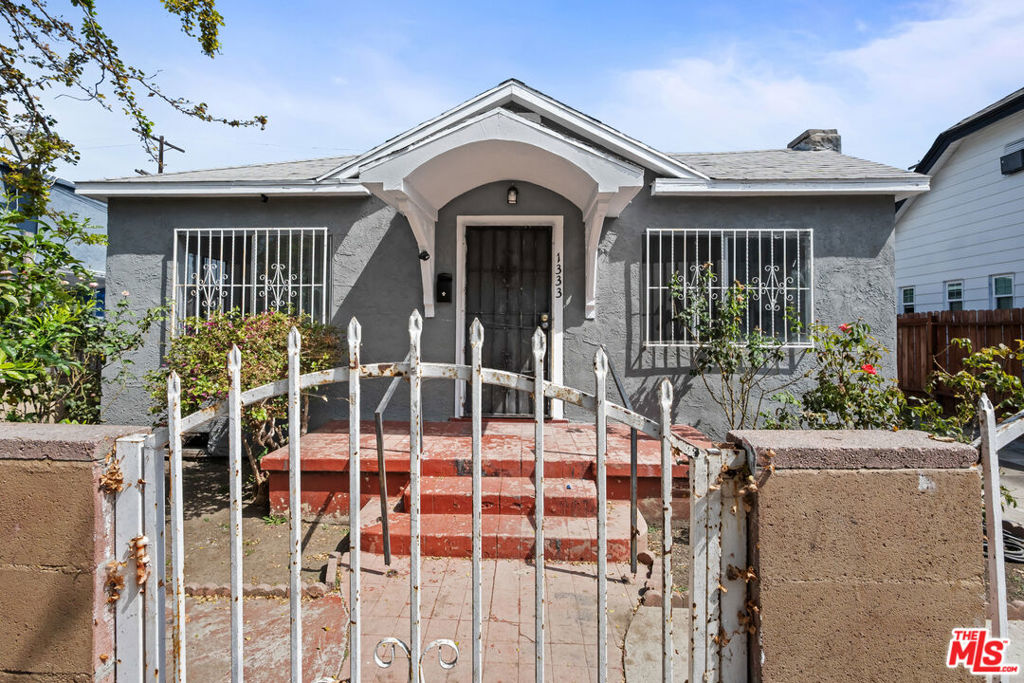 1333 W 57th Street Property Photo 1