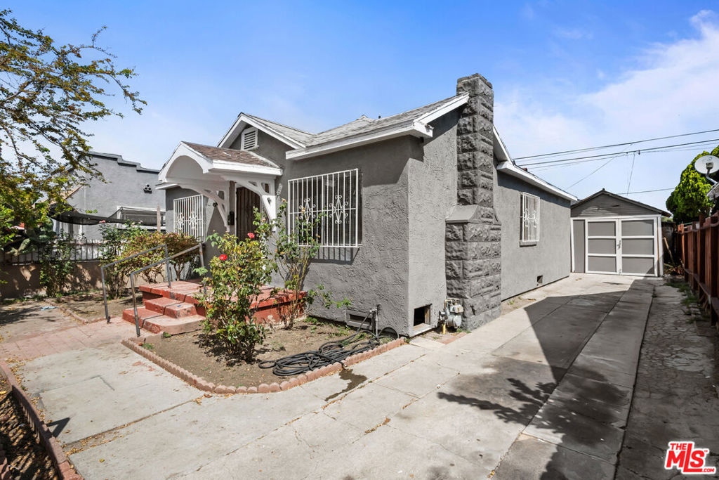 1333 W 57th Street Property Photo 2
