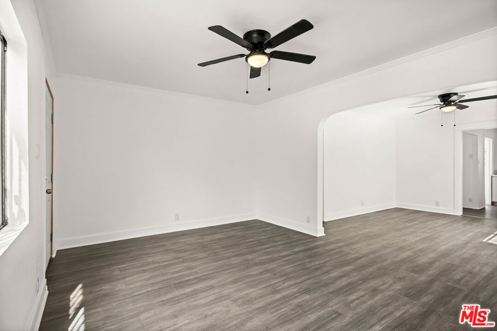1333 W 57th Street Property Photo 8