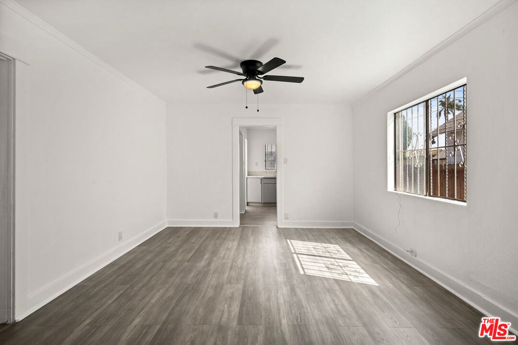 1333 W 57th Street Property Photo 9