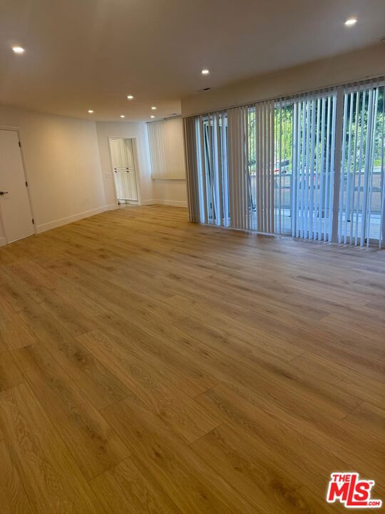 223 S Lasky Drive Property Photo 3
