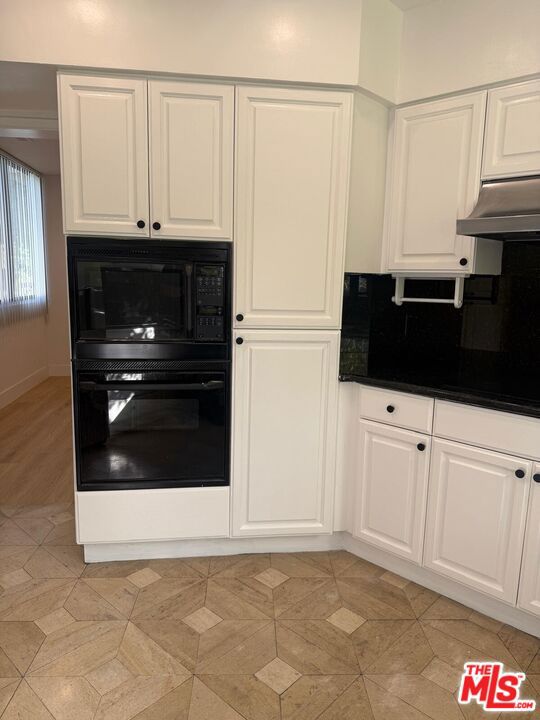 223 S Lasky Drive Property Photo 14