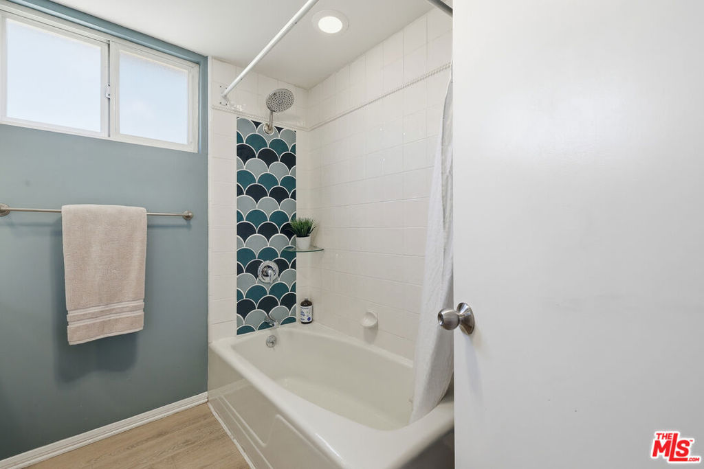 5220 Mary Ellen Avenue Property Photo 27