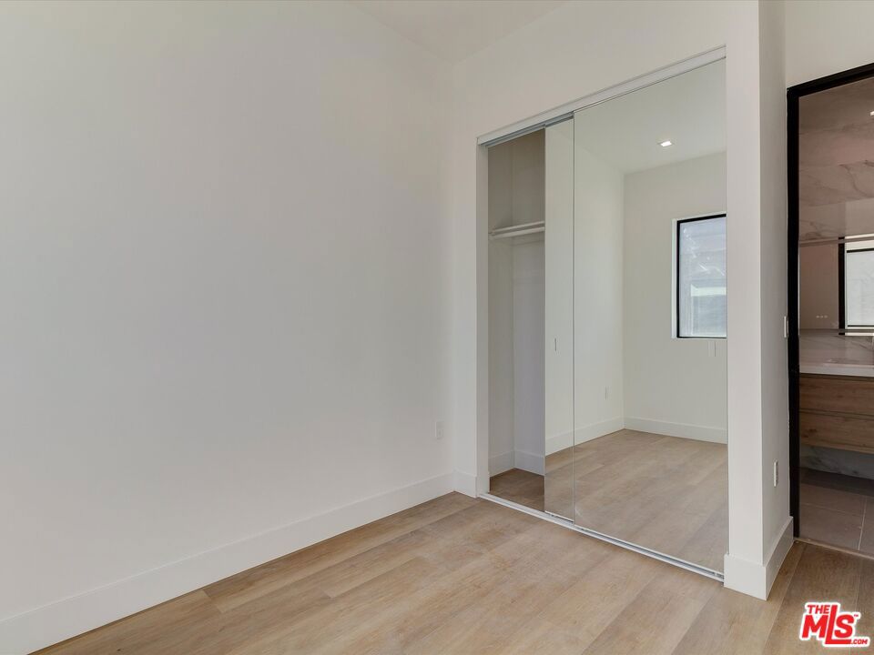 2817 S Redondo Boulevard Property Photo 25