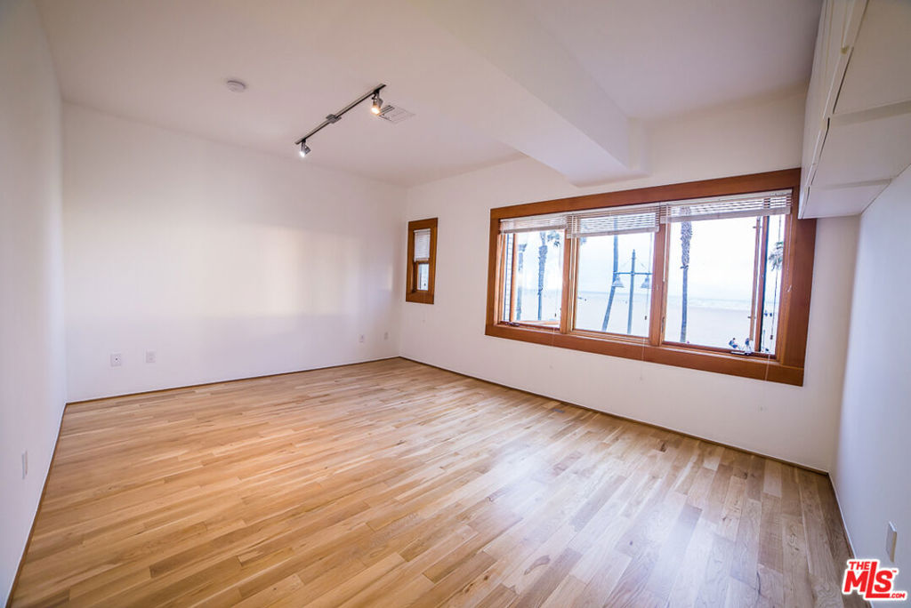 8 Brooks Avenue Property Photo 4