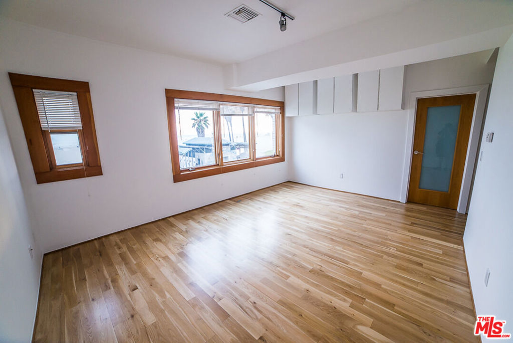 8 Brooks Avenue Property Photo 8