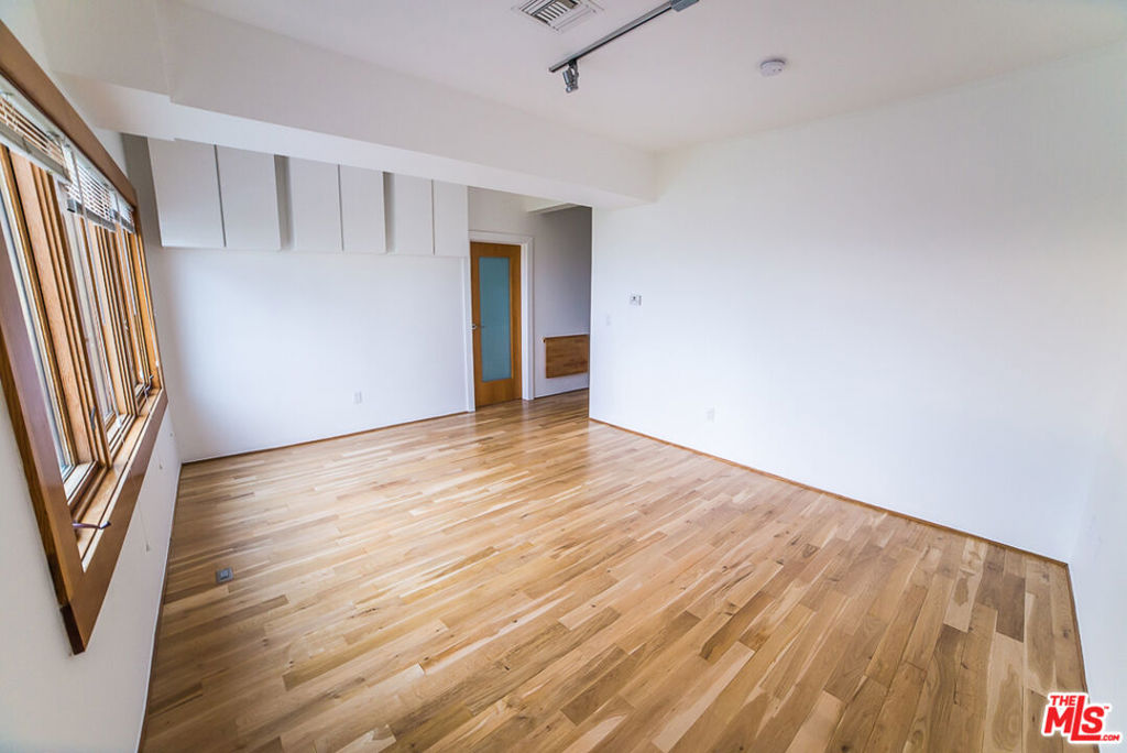 8 Brooks Avenue Property Photo 16