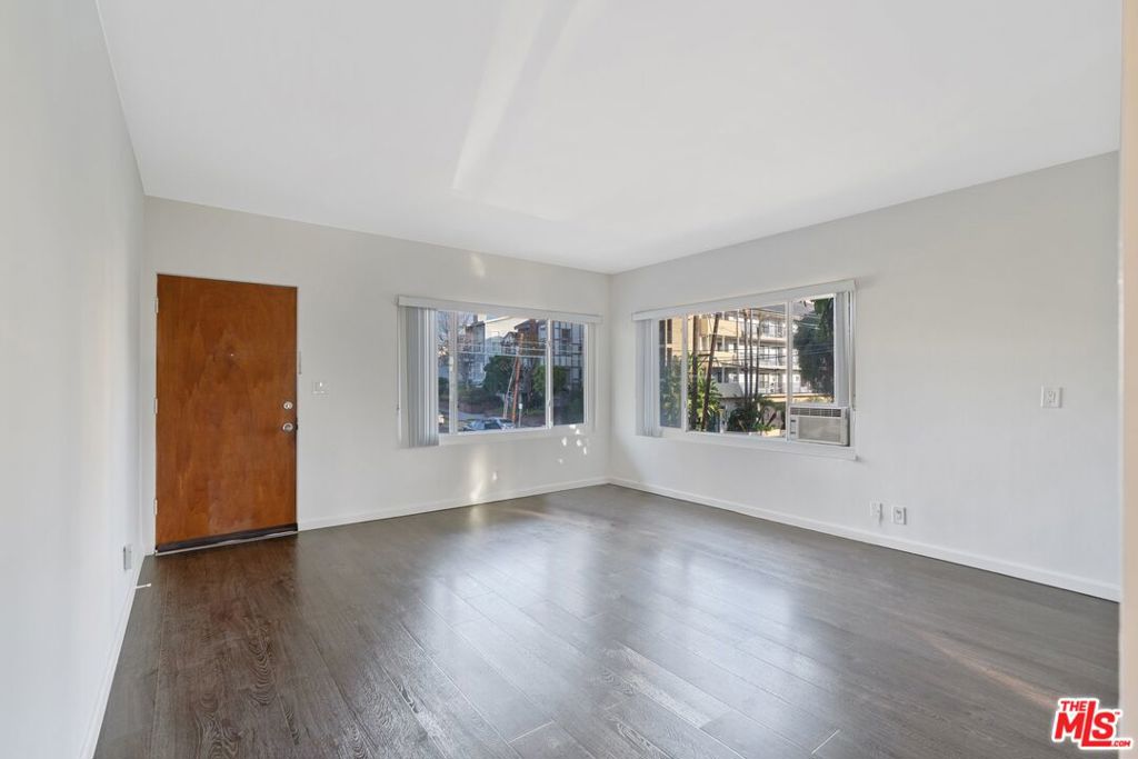 1301 S Saltair Avenue 2 Property Photo 4