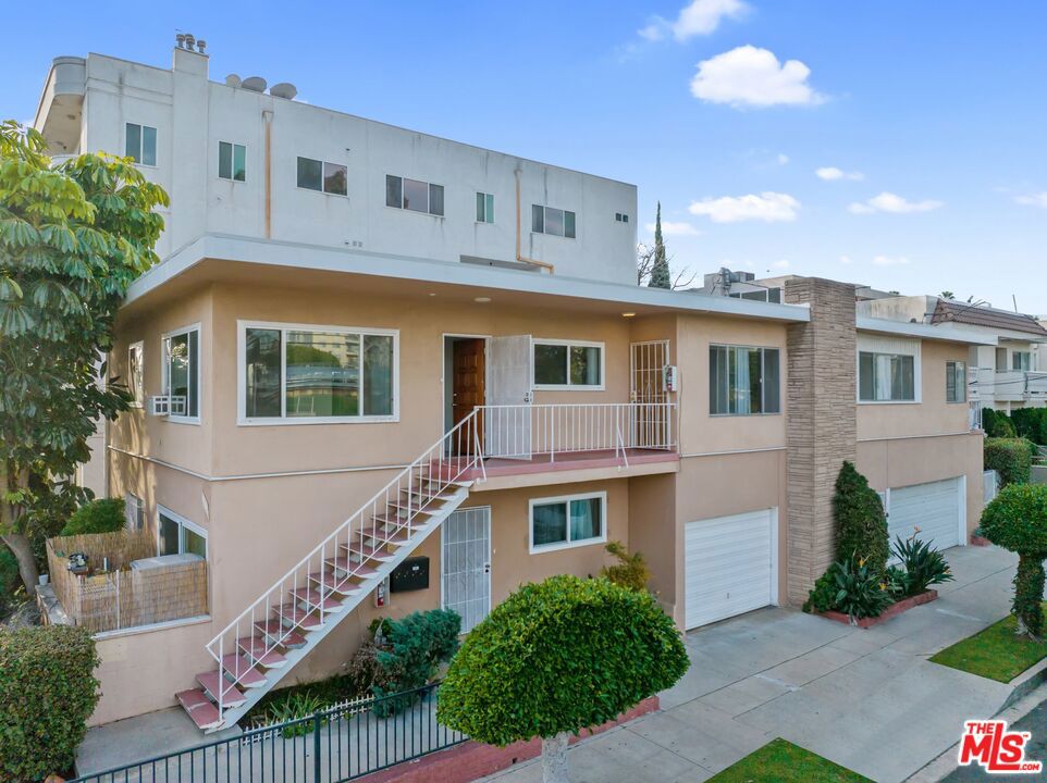 1301 S Saltair Avenue 2 Property Photo 10
